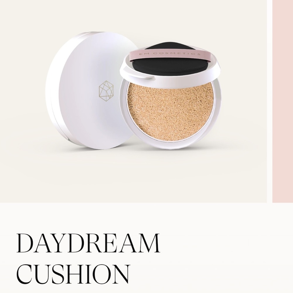 2 Em Cosmetic Daydream Cushion Sample Foundations